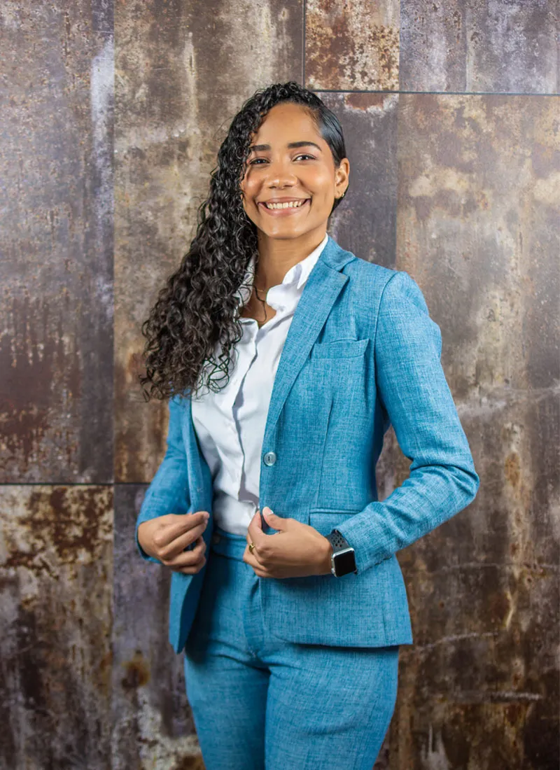 Ashley Mejía is a specialist in Industrial Property.